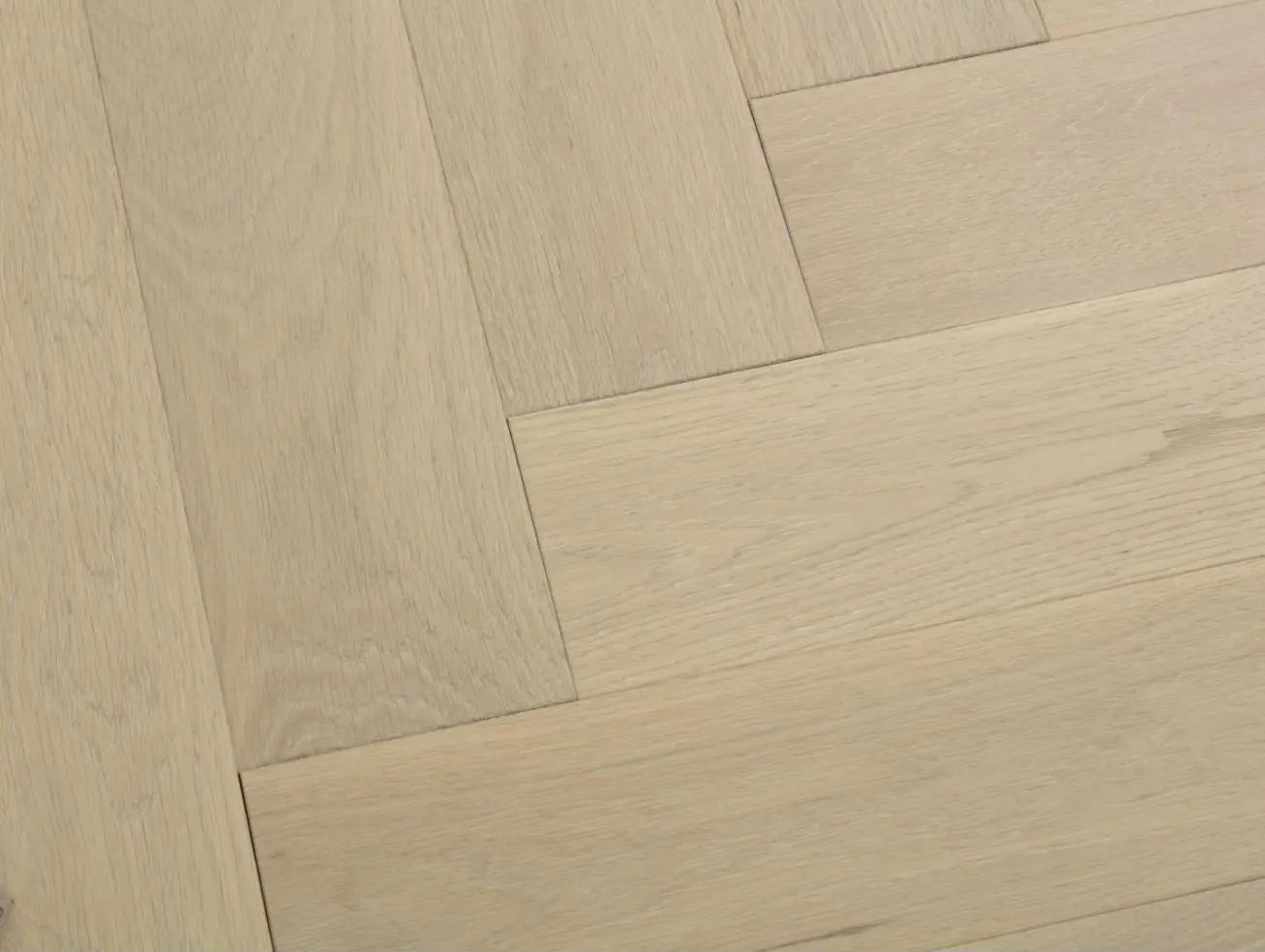 An image of a??  [Sample] Vidar Engineered Wood Naked Oak Herringbone ABC Grade??by??LONGTERM house floor