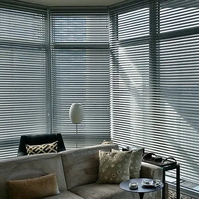 An image of a   Smart Aluminum Venetian Blinds Cordless Motorized with Screw by LONGTERM house floor